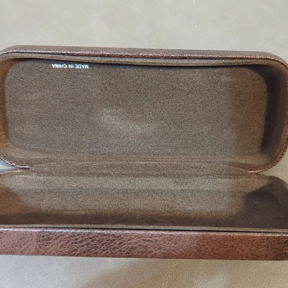 Authentic Fossil Dark Brown Hard Clamshell Eyeglass Sunglasses Travel Case